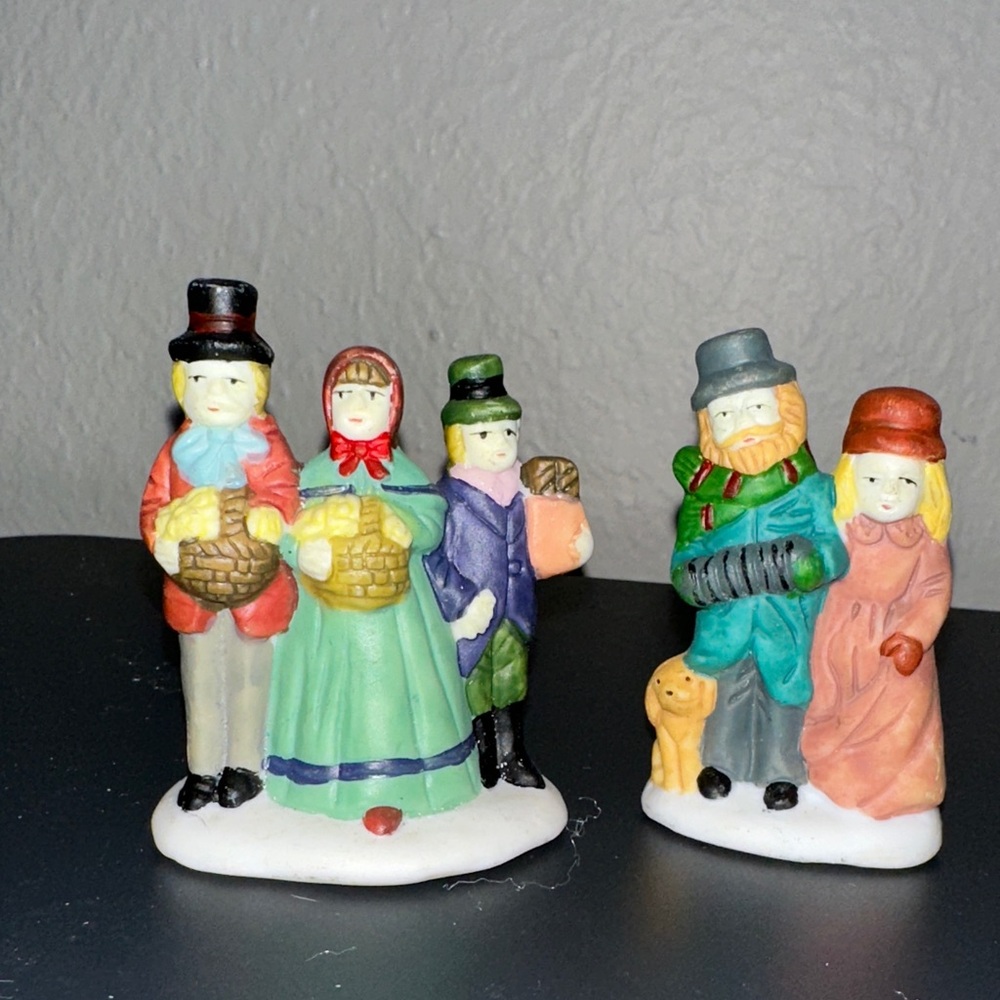Christmas Snow Village Ceramic Carolers Figurine Set of 2 Vintage Holiday
